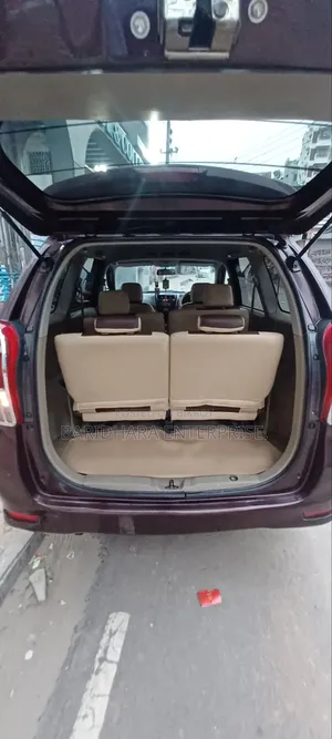Toyota Avanza 2011 Maroon