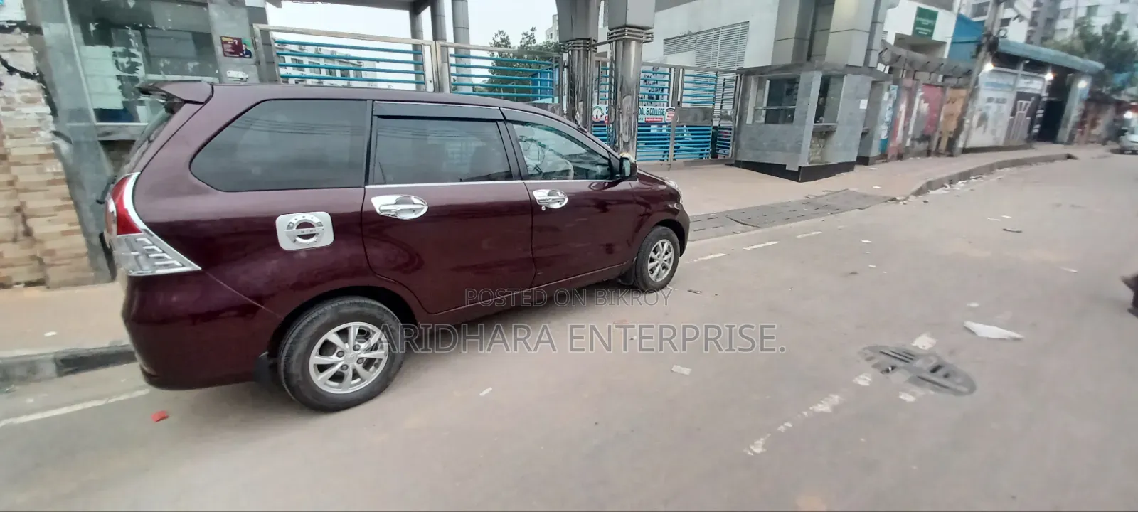 Toyota Avanza 2011 Maroon