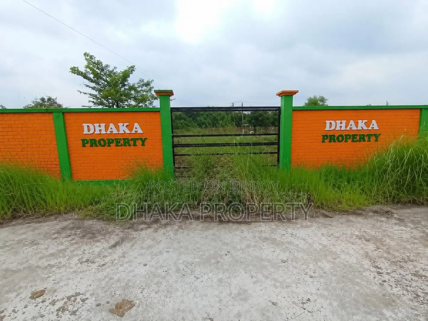 সেক্টর-২৯ এ লেকের পাশে ৩ কাঠার দক্ষিণমুখী জমি
