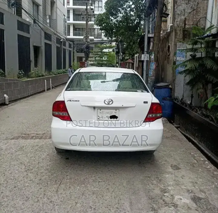 টয়োটা অ্যাক্সিও ২০০৮ সাদা
