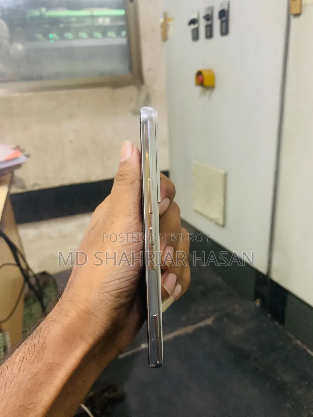 স্যামসাং গ্যালাক্সি এস২২ ৫জি ২৫৬ জিবি সাদা