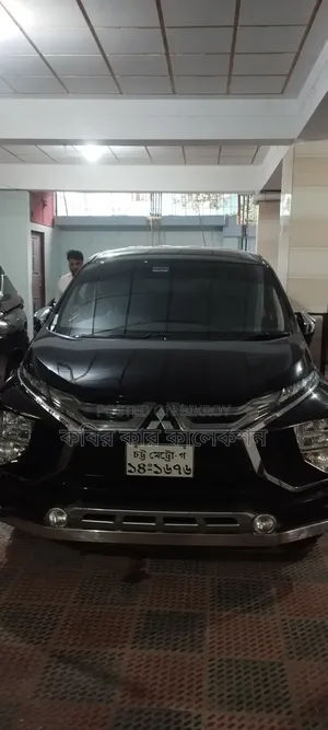 মিতসুবিশি এক্সপ্যান্ডার ২০২১ ব্ল্যাক