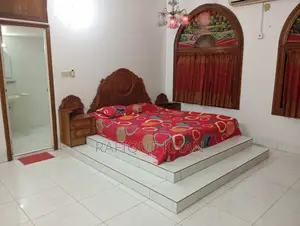 উপশহরের আইয়ুব ভিলায় ৬ বেডরুমের ফার্নিশড ডুপ্লেক্স ভাড়ার জন্য