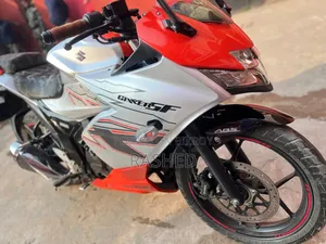 সুজুকি জিক্সার এসএফ এফআই ২০২৩ অরেঞ্জ
