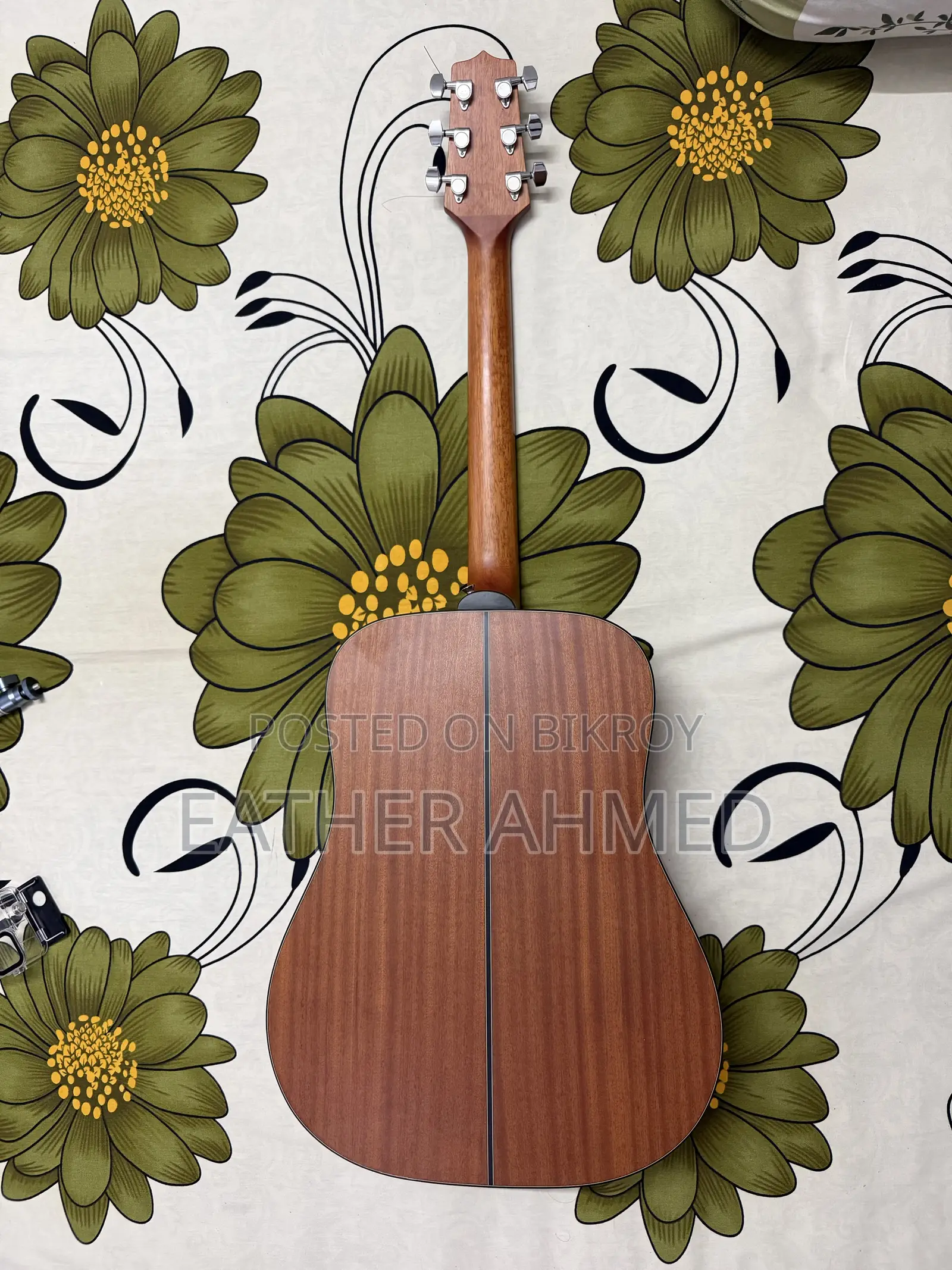 Takamine Acoustic Guitar(Gd11m)