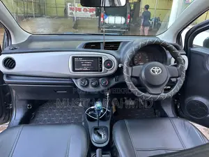 Toyota Vitz 2011 Gray