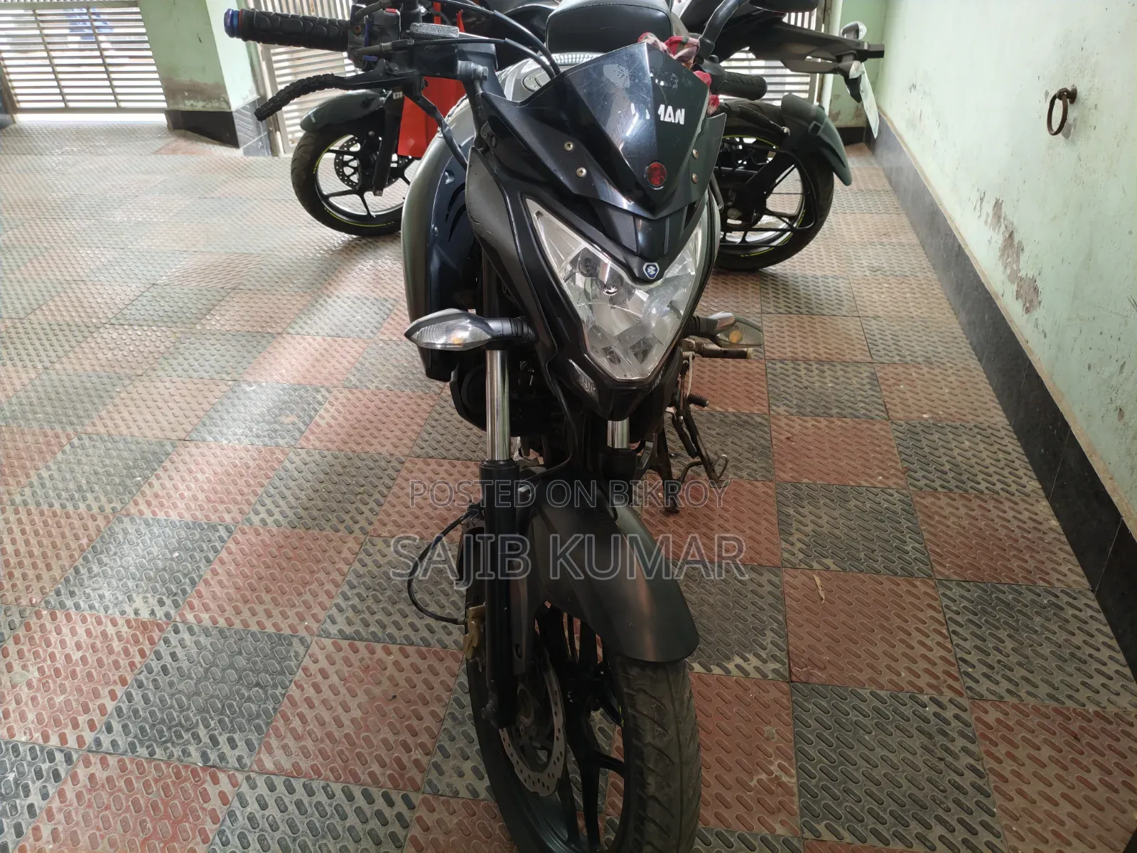 বাজাজ পালসার এন১৬০ ২০১৯ সিলভার