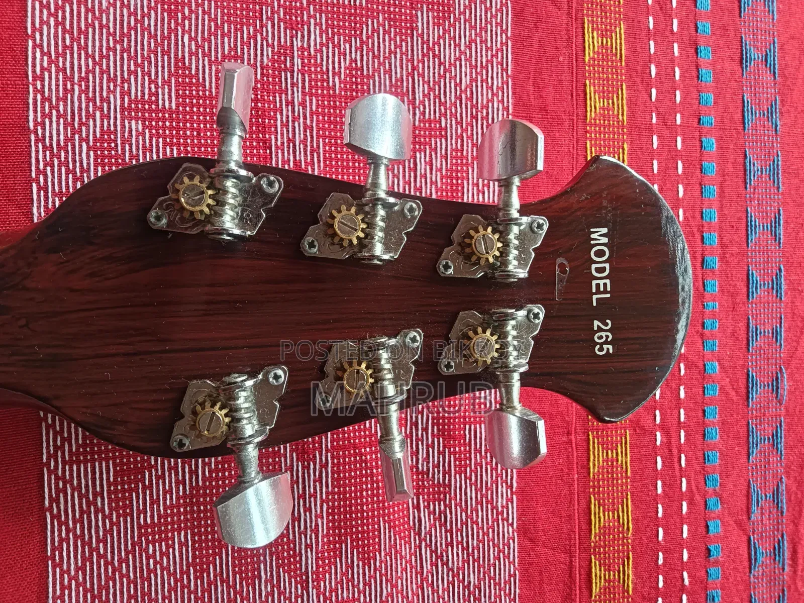 সিগনেচার: মডেল ২৬৫