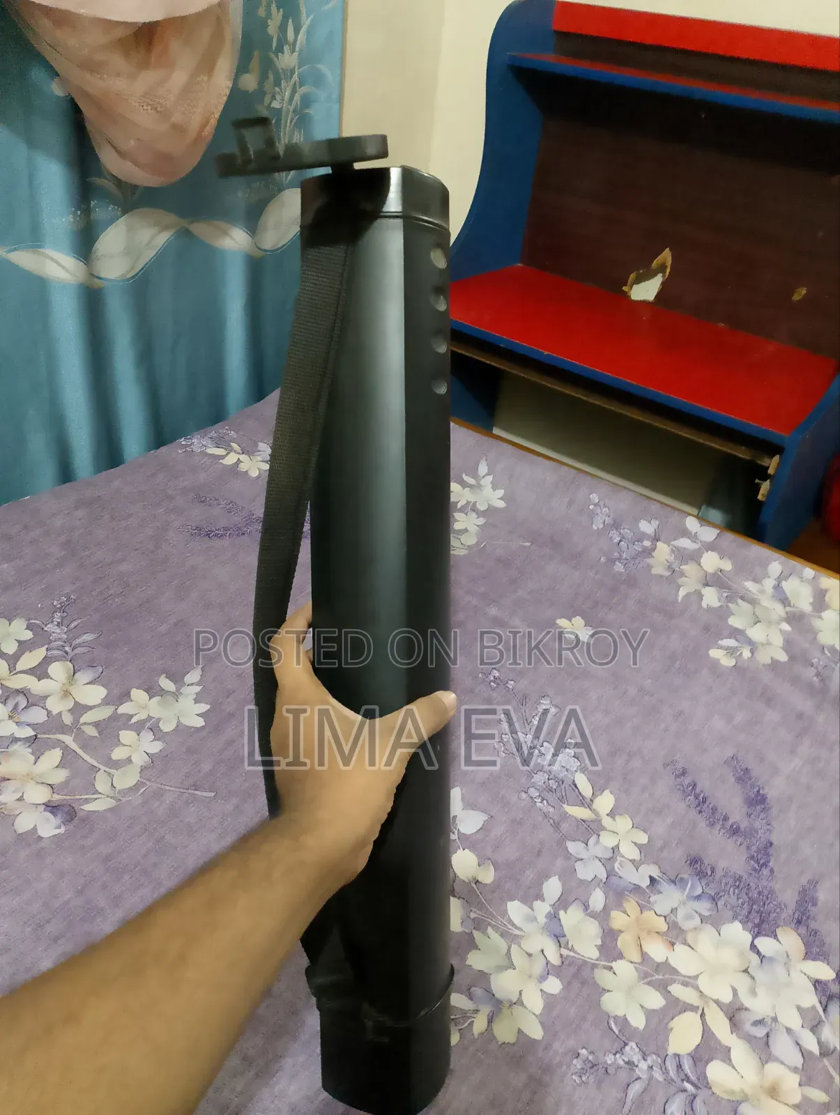 এটি একটি কালো দৈর্ঘ্যে প্রায় ২৪ ইঞ্চি থেকে ৪০ ইঞ্চি