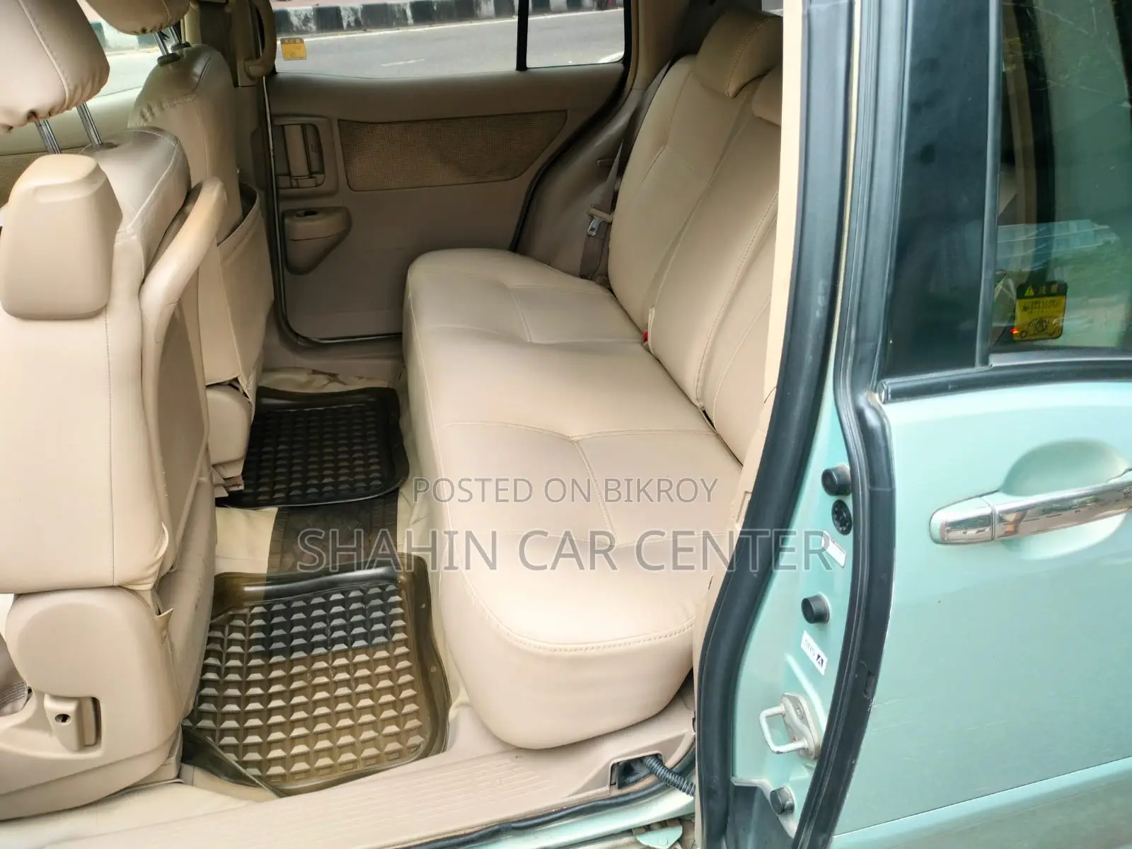 Toyota Raum 2006 Green
