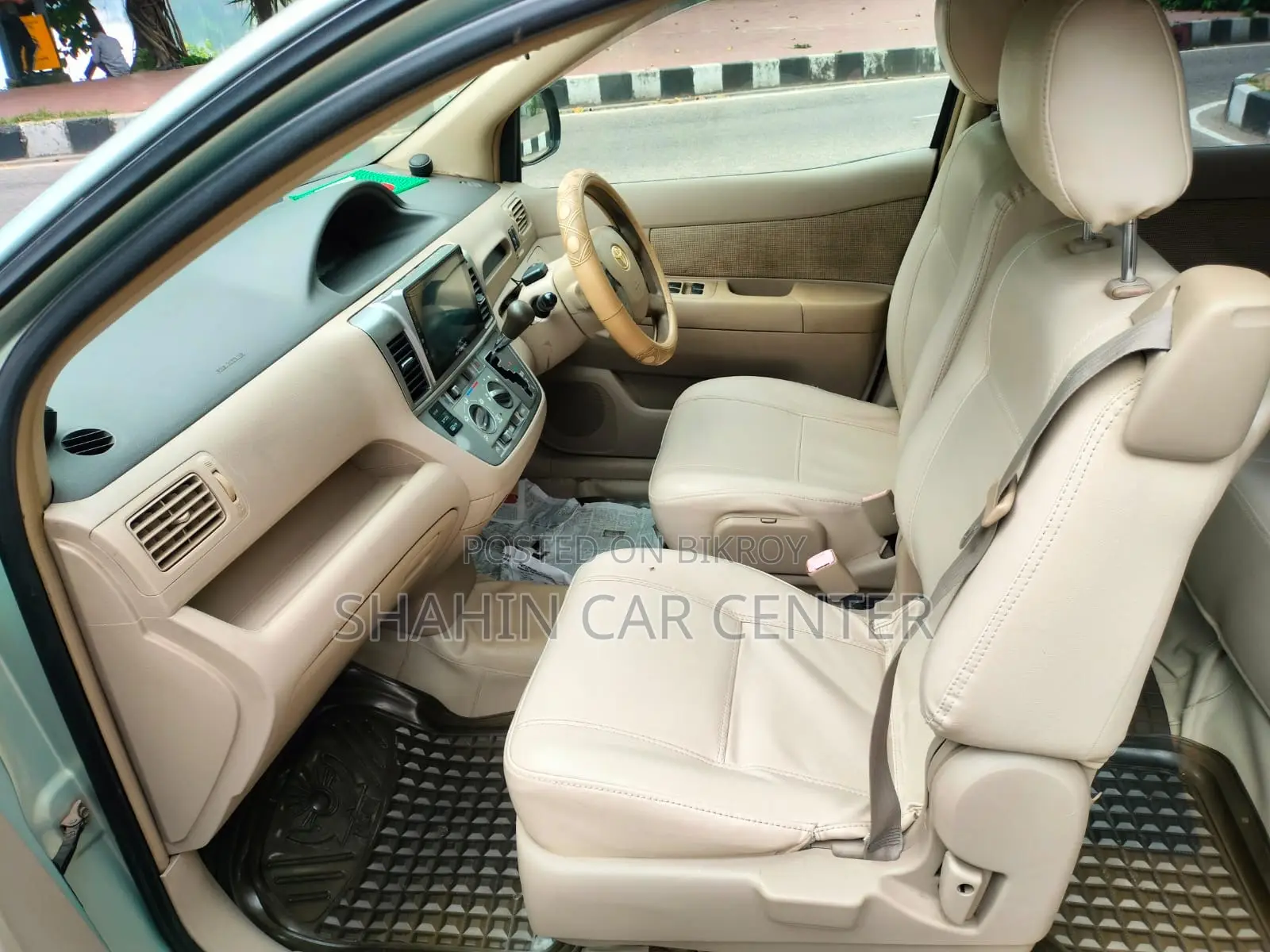 Toyota Raum 2006 Green