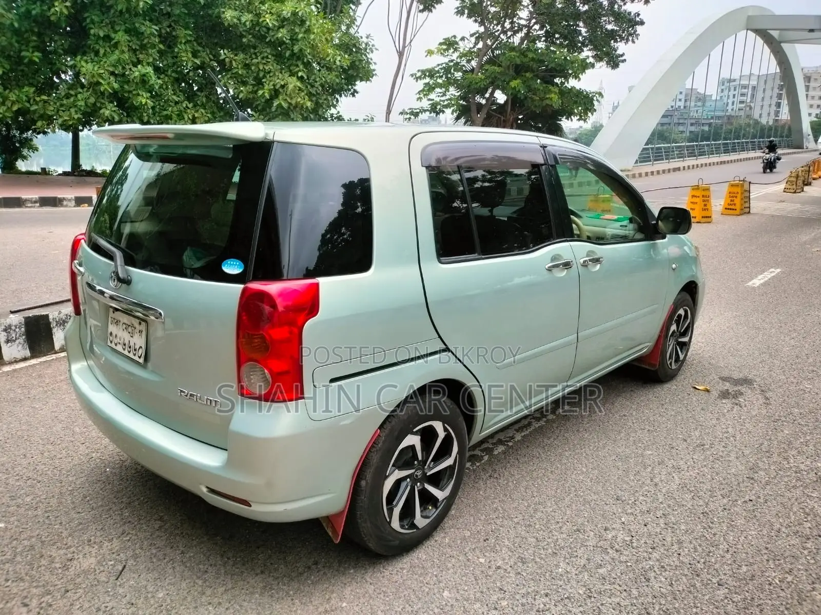 Toyota Raum 2006 Green