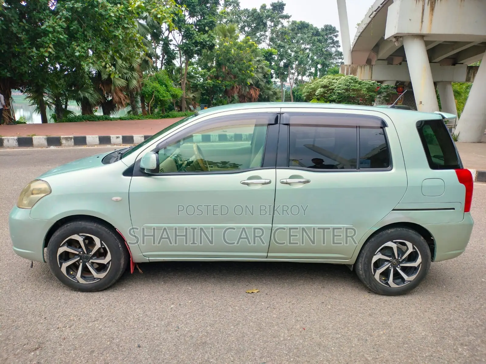 Toyota Raum 2006 Green