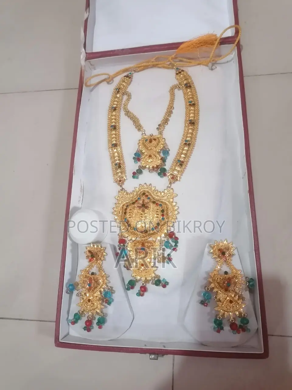 Jewellery Gold Plate