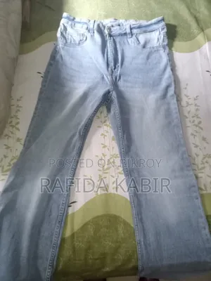 Light Blue Jeans – Excellent Condition