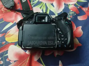 ক্যানন ৭০০ডি