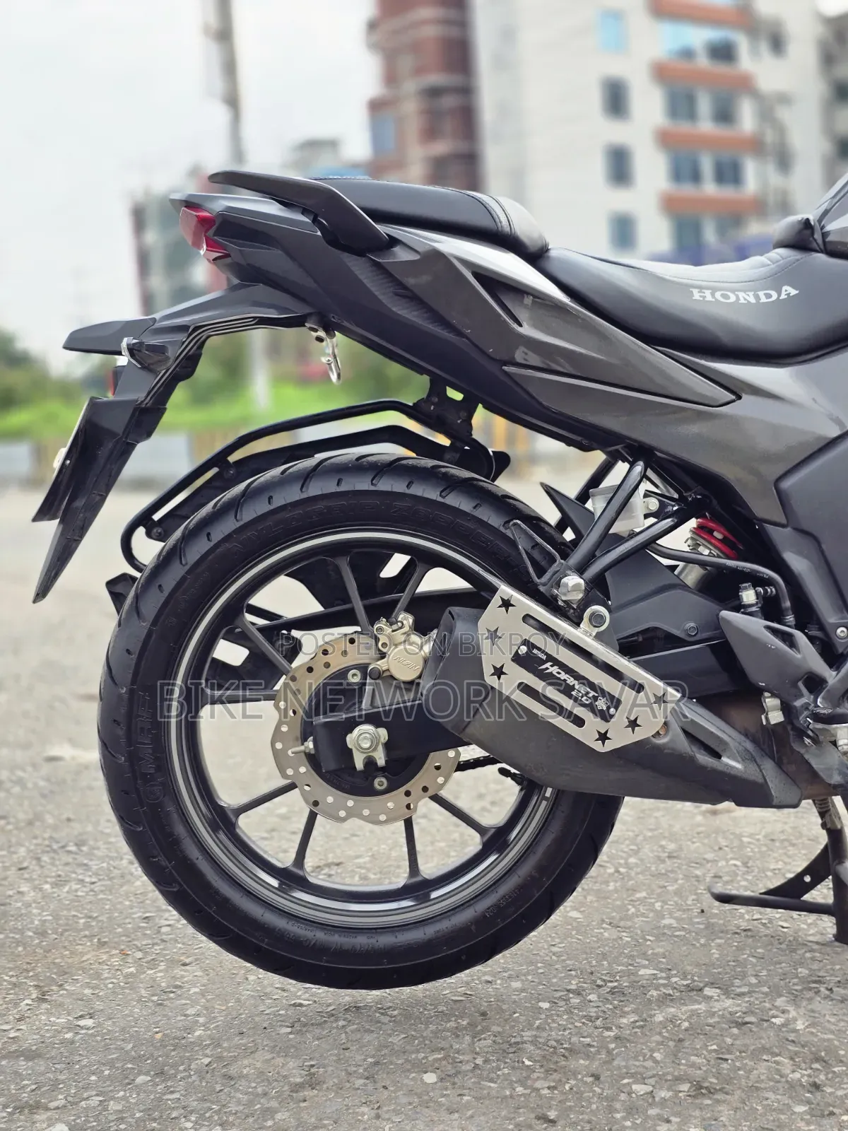 হোন্ডা হর্নেট ২০২৫ গ্রে