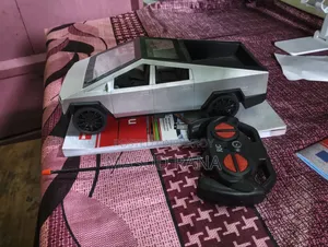Tesla Cybertruck (Rc Car)
