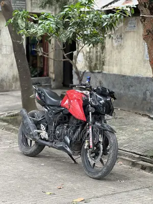 টিভিএস অ্যাপাচি ১৬০ ৪ভি ২০২১ লাল