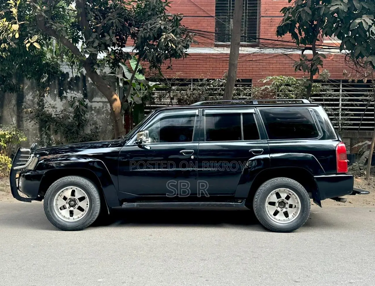 Nissan Patrol 2002 Black
