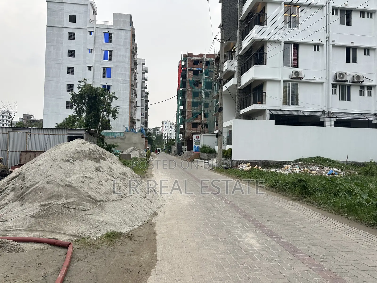 Block-L, 4-Katha, Excellent Plot for Sale in Bashundhara
