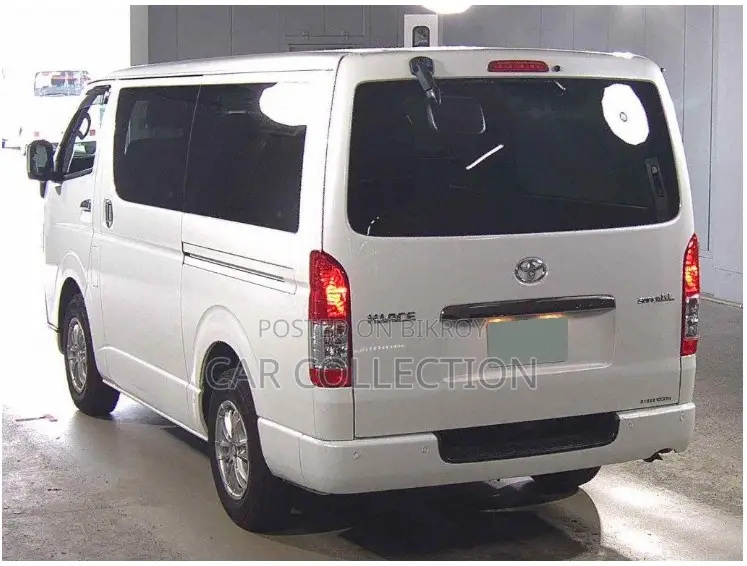 Toyota HiAce 2023 Pearl