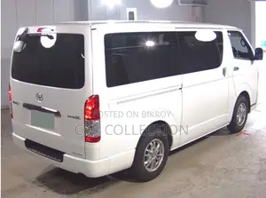 Toyota HiAce 2023 Pearl