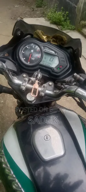 Bajaj Discover 125 ২০২২ কালো