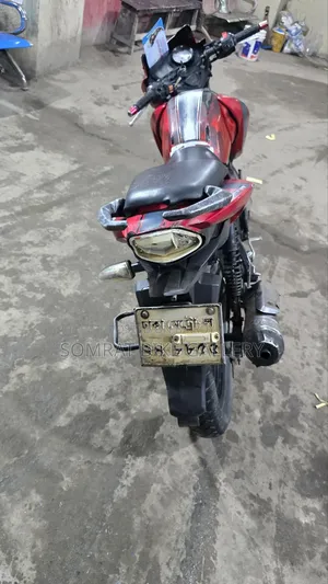 টিভিএস অ্যাপাচি আরটিআর ১৬০ ২ভি ২০১৭ রেড