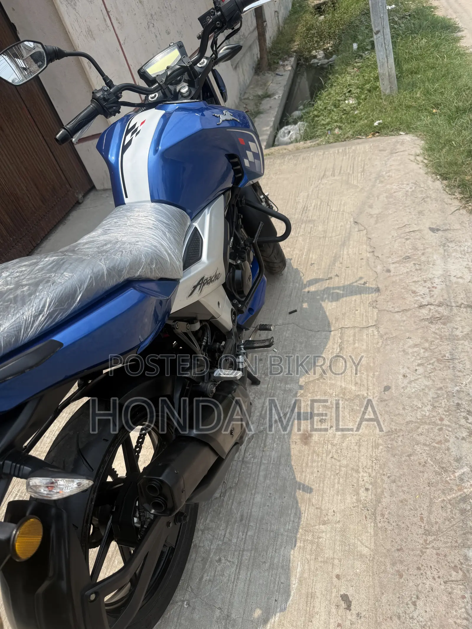 TVS Apache 160 4V 2021 Blue