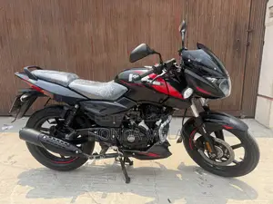বাজাজ পালসার ১৫০ ২০২৩ ব্ল্যাক