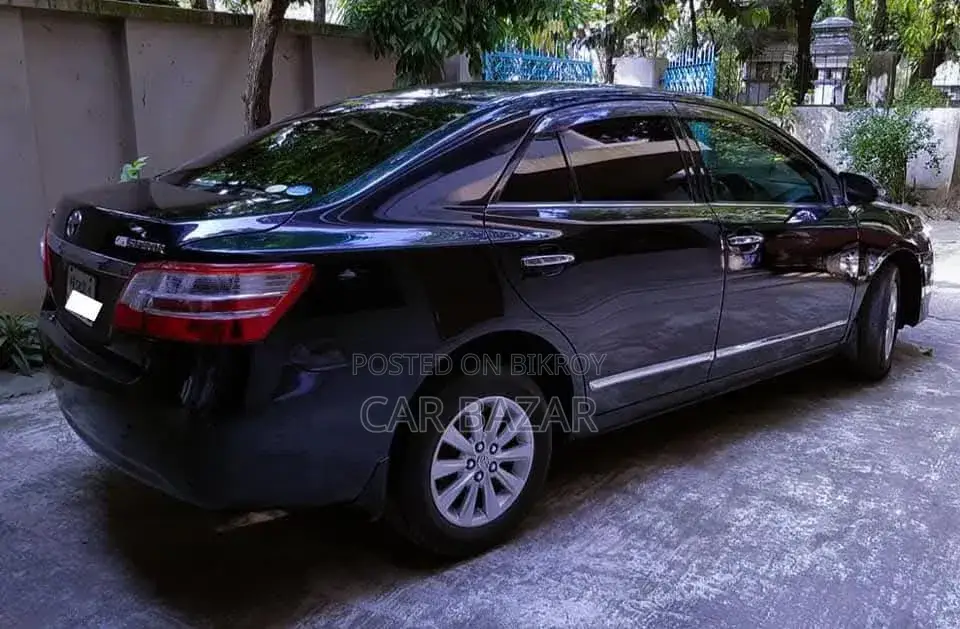 Toyota Premio 2013 Black