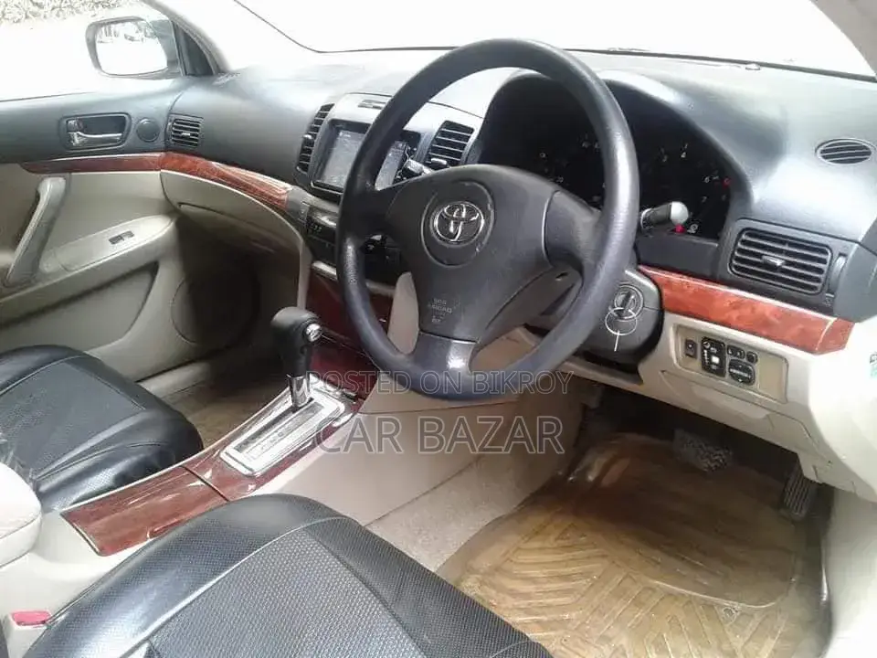Toyota Premio 2004 Off White