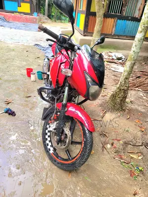বাজাজ পালসার ১৫০ ২০১৮ রেড