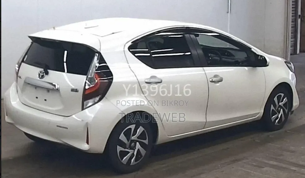 Toyota Aqua 2021 Pearl