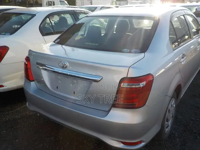 Toyota Axio 2020 Silver