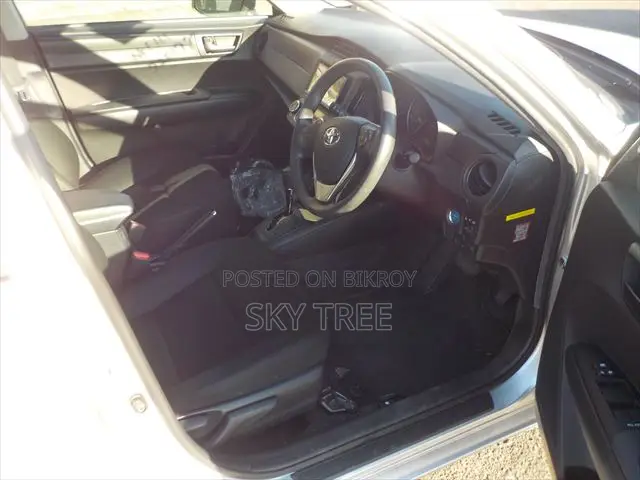 Toyota Axio 2021 Silver