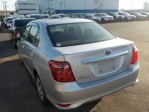 Toyota Axio 2021 Silver