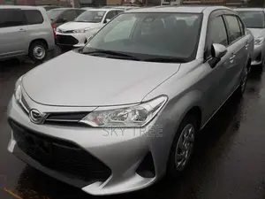 টয়োটা এক্সিও ২০২১ সিলভার