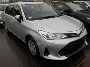 টয়োটা এক্সিও ২০২১ সিলভার