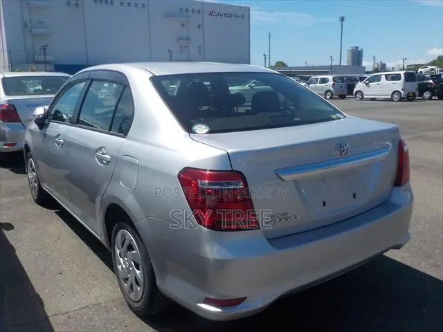 Toyota Axio 2021 Silver