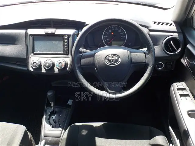 Toyota Axio 2021 Silver