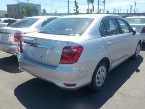 Toyota Axio 2021 Silver