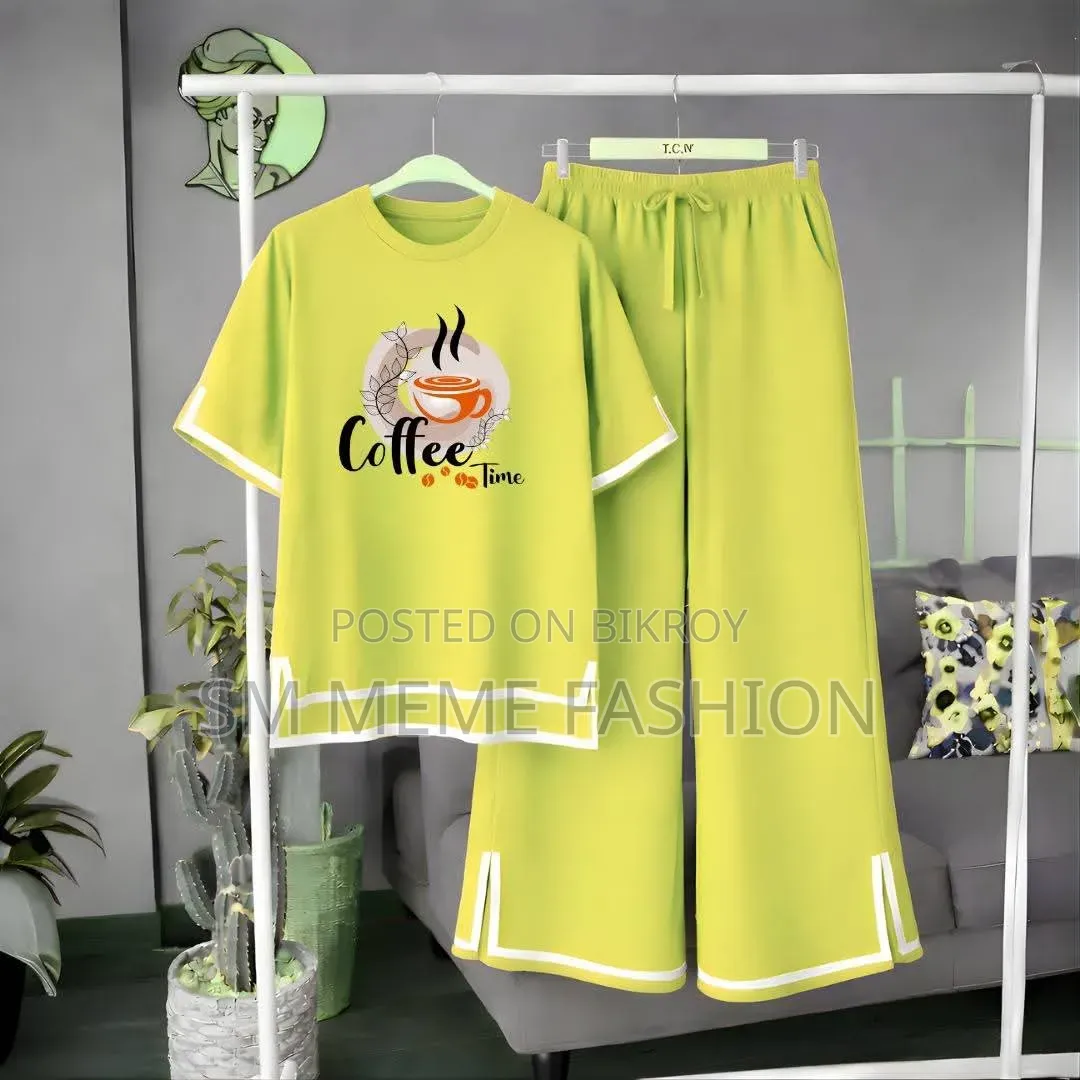 হাফ হাতা টি-শার্ট এবং প্যান্ট সেট