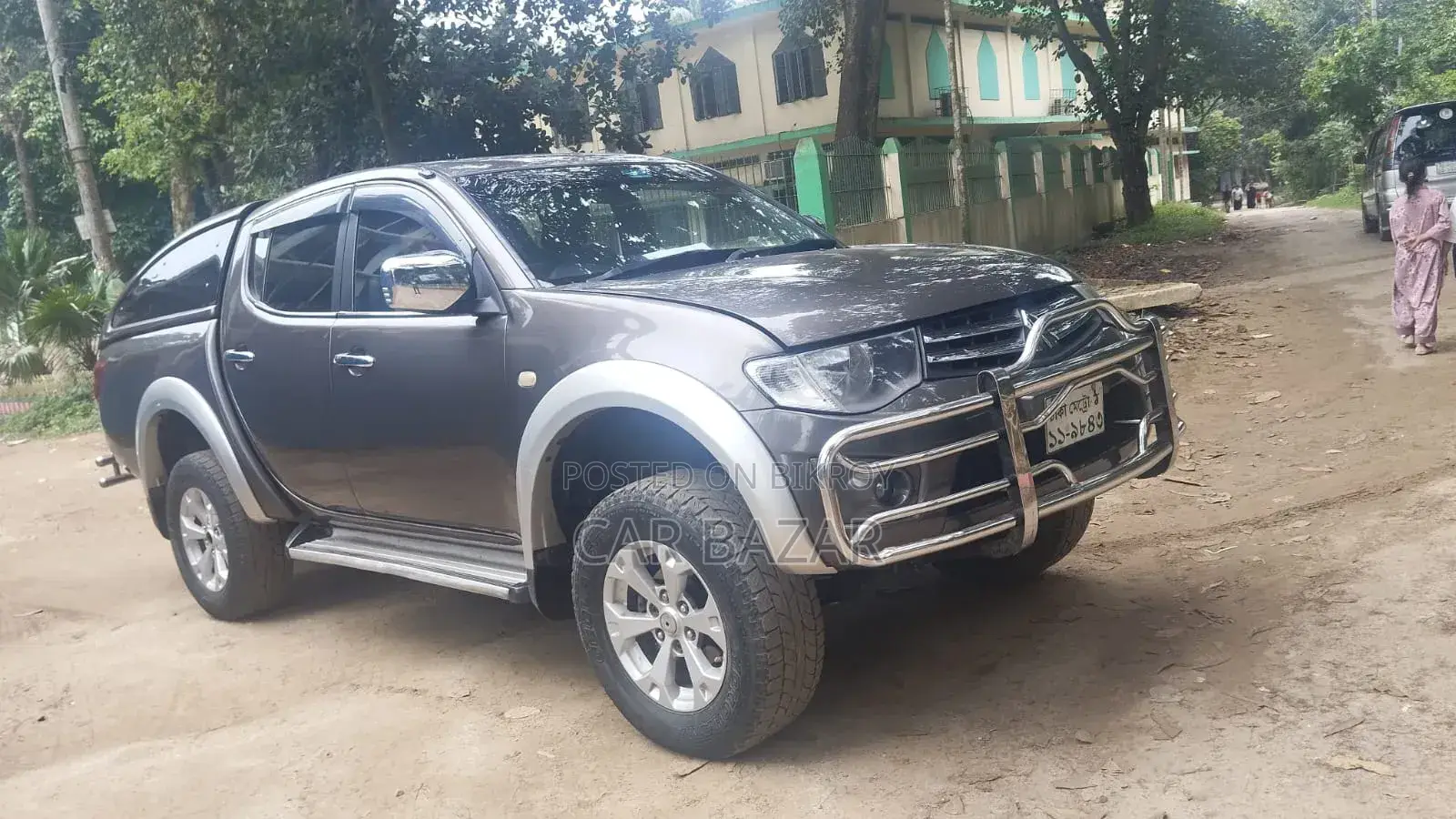 Mitsubishi L200 2010 Gray