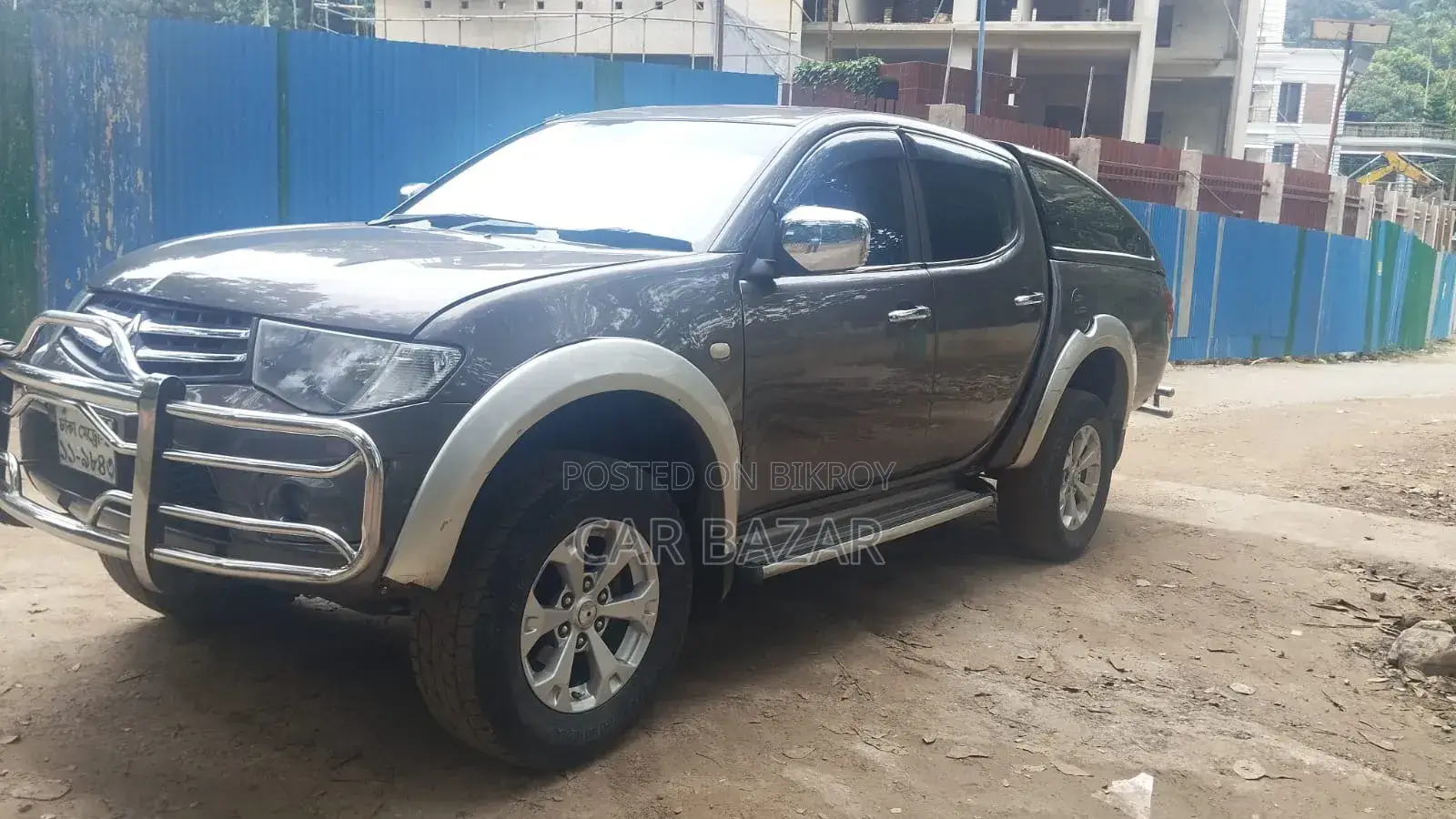 Mitsubishi L200 2010 Gray