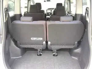 Toyota Noah 2021 Pearl