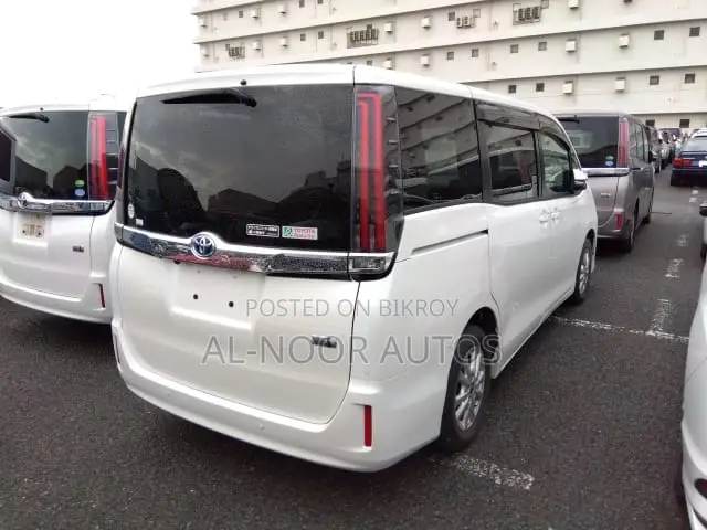 Toyota Noah 2021 Pearl