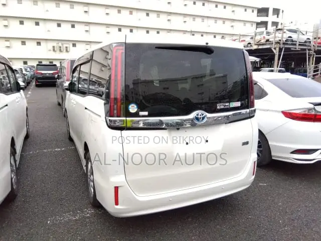 Toyota Noah 2021 Pearl