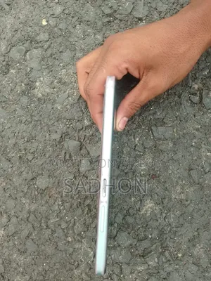 Realme C33 128 GB